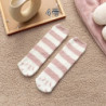 Chaussettes en velours à griffes de chat mignonnes pour femmes et enfants, tube moyen pour filles, chaussettes de sommeil épaiss