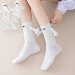 Chaussettes noires et blanches pour femmes, 1 paire, à la mode, amusantes, créatives, attraction magnétique, mains, dessin animé